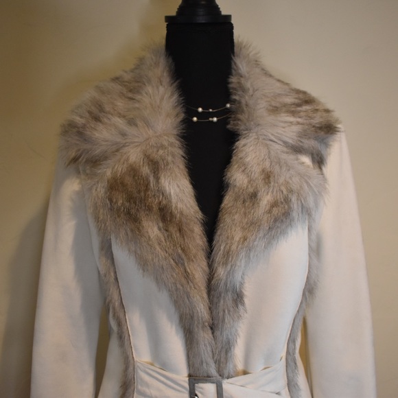 Bebe Faux Fur Women’s Coat! Size: M - Picture 4 of 13